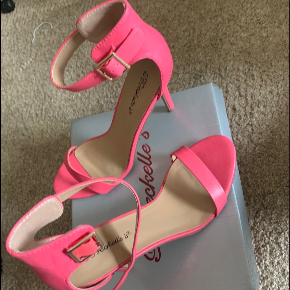 Women pink sandals size 10
